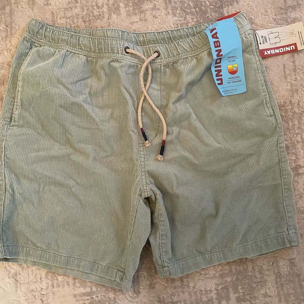 Men’s corduroy shorts